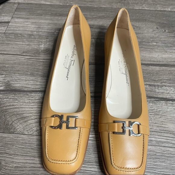 REVOLVE SALVATORE FERRAGAMO Horse Bit Flat Loafer size 9, 4A - Picture 3 of 11